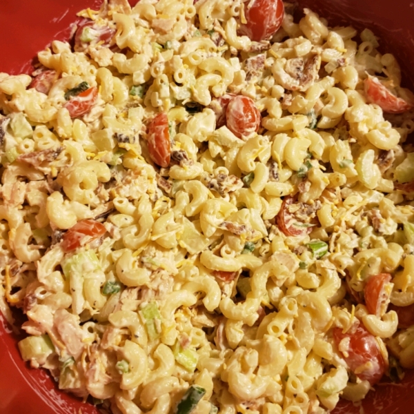 Bacon, Lettuce, and Tomato Macaroni Salad