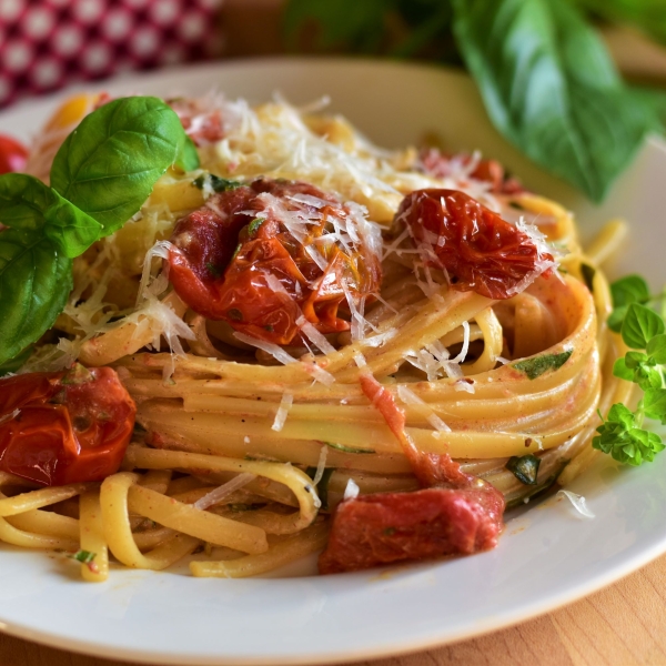 Roasted Cherry Tomato Pasta