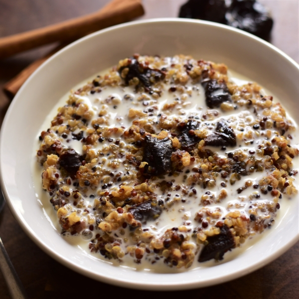 Quinoa Prune Breakfast Porridge