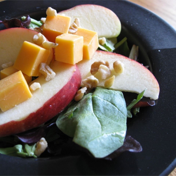 Jackie's Spinach and Apple Salad