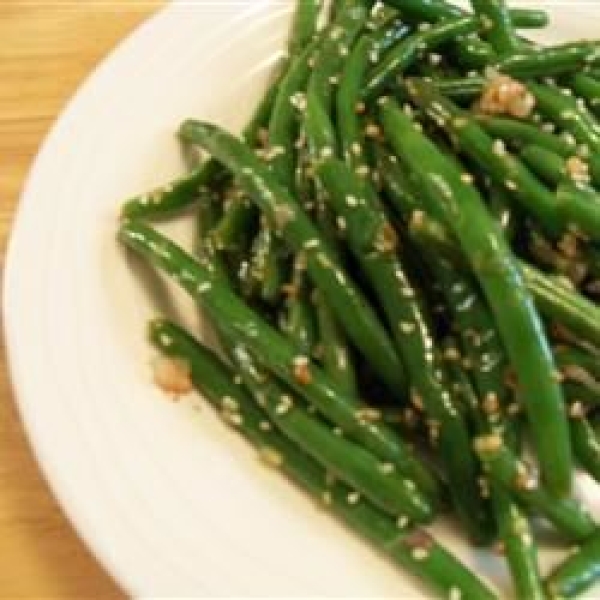 Garlicky, Spicy and Sesamey Green Beans