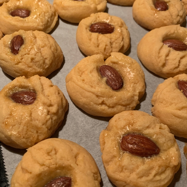 Chinese Restaurant Almond Cookies