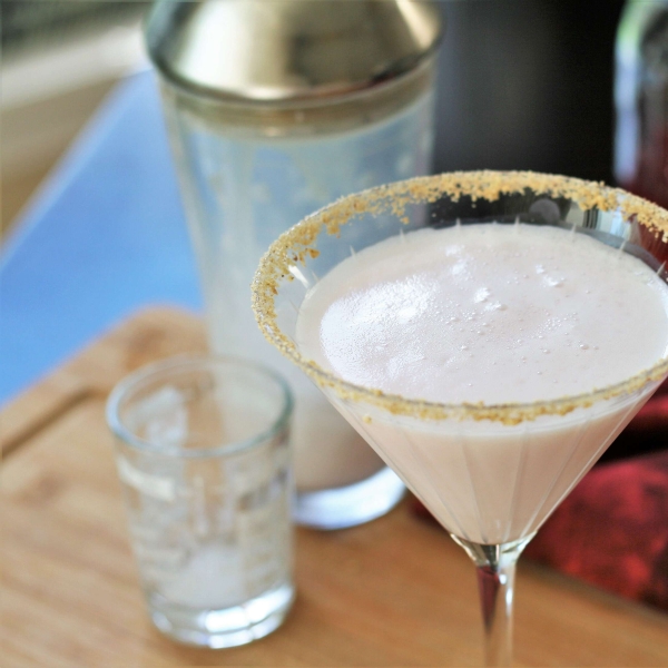 Rhubarb Cream Pie Martini