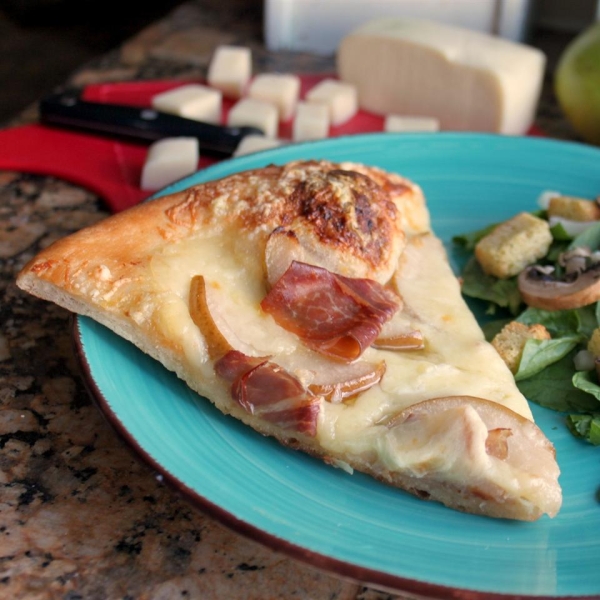 Pear and Prosciutto Pizza