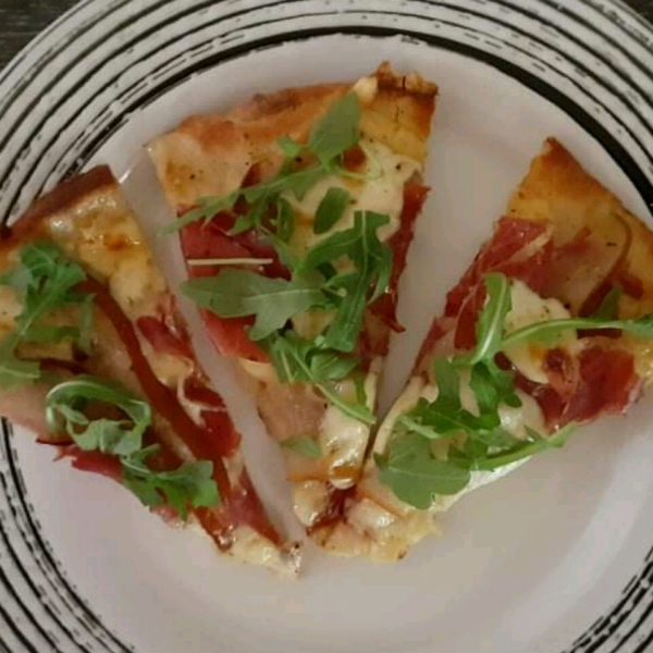 Pear and Prosciutto Pizza