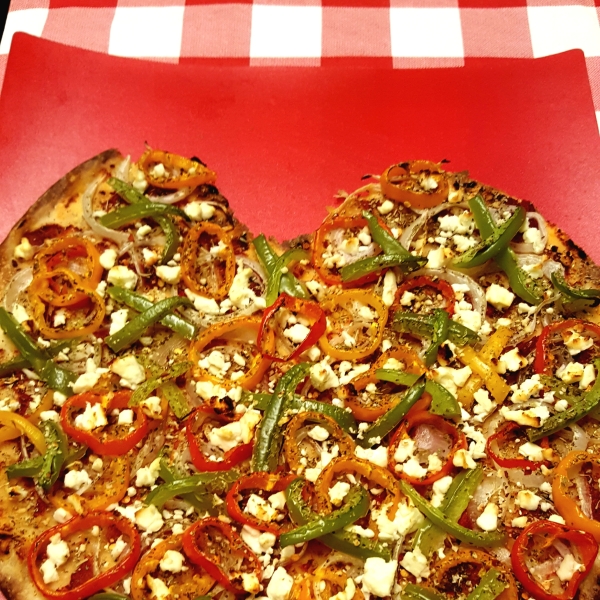 Pizza with Pepper, Onion and Feta