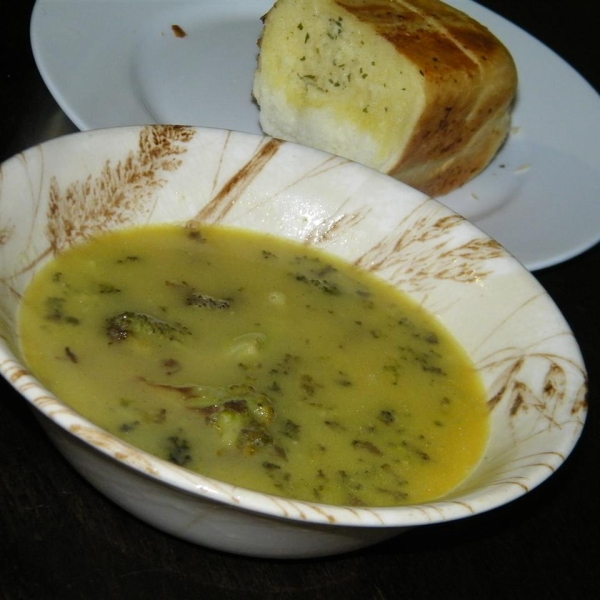 Irresistible Broccoli Cheese Soup