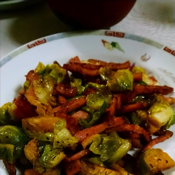 Garlic Brussels Sprouts with Crispy Bacon