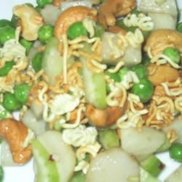 Pea, Jicama, and Cashew Salad