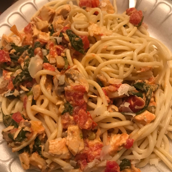 Quick Creamy Spinach and Tomato Pasta