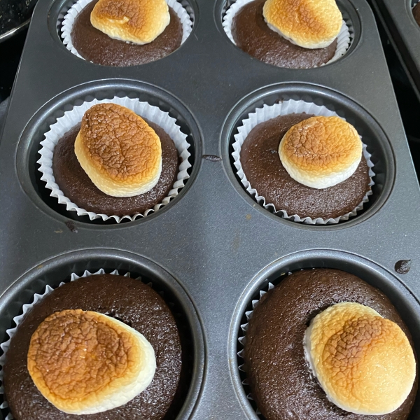 Toasted Marshmallow Cupcakes