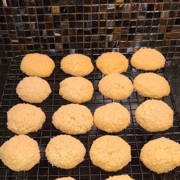 Four-Ingredient Gluten-Free Italian Coconut Cookies