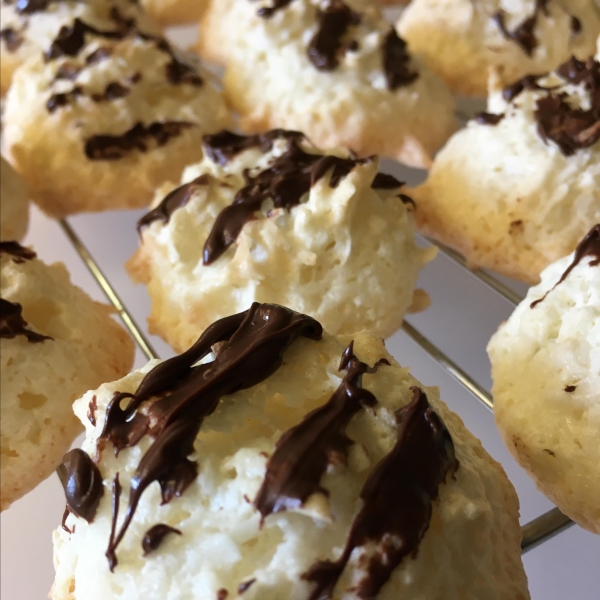 Four-Ingredient Gluten-Free Italian Coconut Cookies