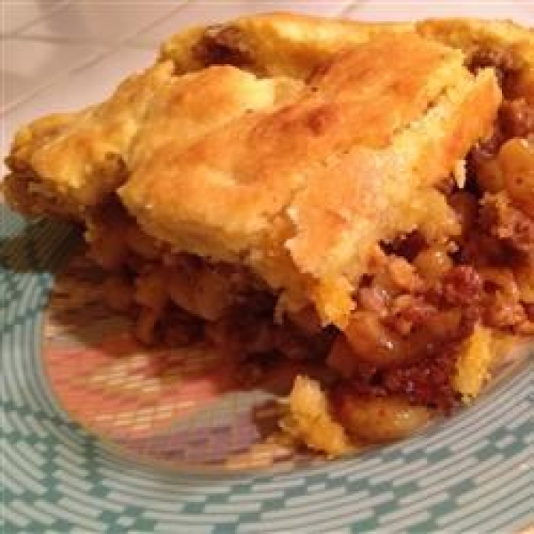 BBQ Macaroni Bake with Cornbread Topping