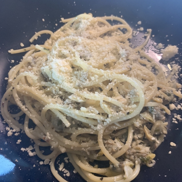 Linguine with White Clam Sauce