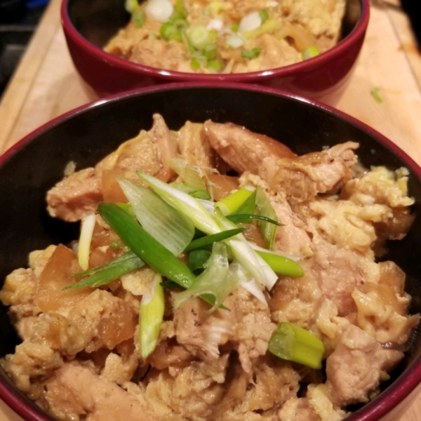 Oyakodon (Japanese Chicken and Egg Rice Bowl)