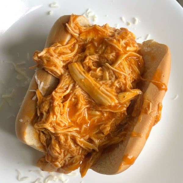 Slow Cooker Buffalo Chicken Sandwiches