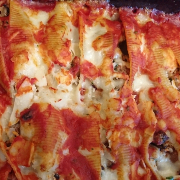 Cheese and Bacon-Stuffed Pasta Shells