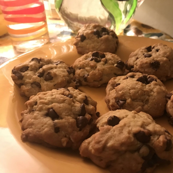 Meg's Chocolate Chip Oatmeal Cookies