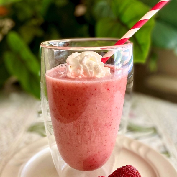 Delicious, Healthy Strawberry Shake