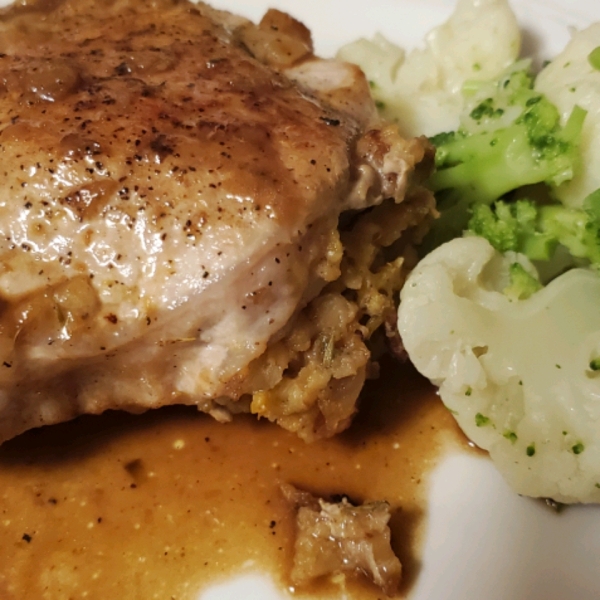 Peach-Stuffed Pork Chops