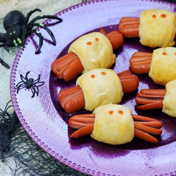 Spooky Spider Halloween Hot Dogs