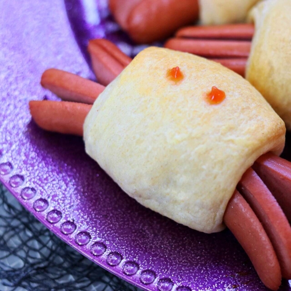 Spooky Spider Halloween Hot Dogs