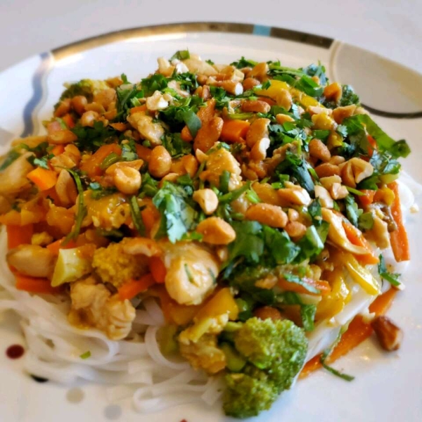 Pad Thai Quinoa Bowl