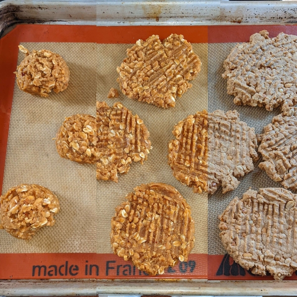 Sugar-Free Peanut Butter Cookies