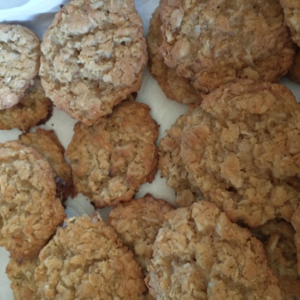 Chewy Crispy Coconut Cookies