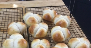 Grandma's Clover Leaf Rolls