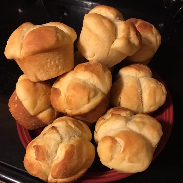 Grandma's Clover Leaf Rolls