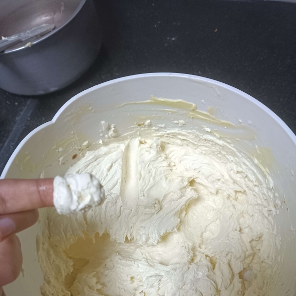 Quick and Almost-Professional Buttercream Icing