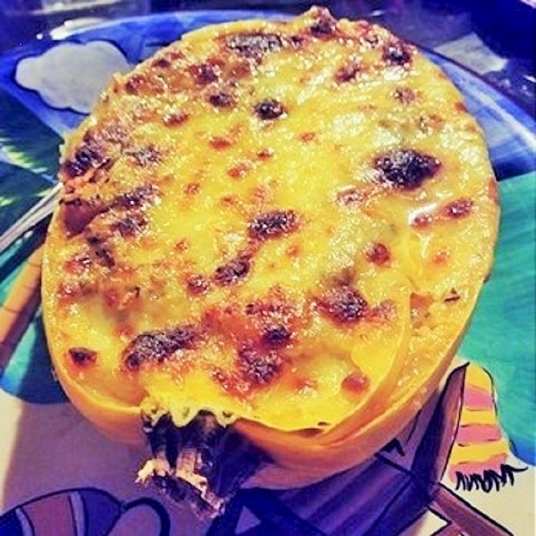 Keto Spaghetti Squash Lasagna Boats