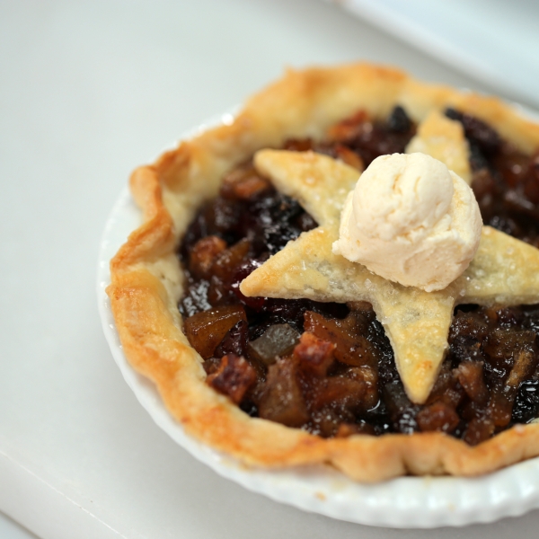 Mincemeat Pie with Brandy Butter