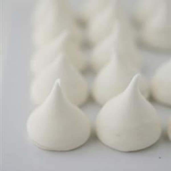 Surprise Meringue Kisses
