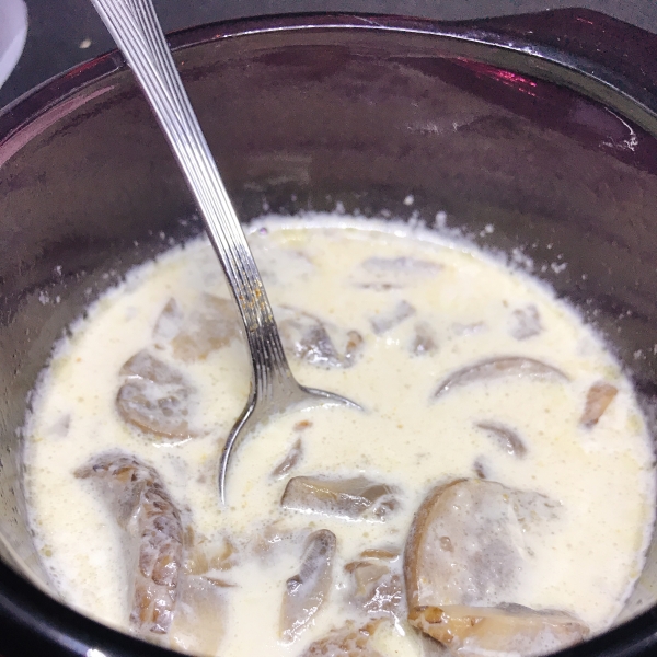 Instant Pot® Garlicky Mushroom Soup