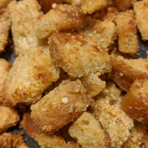 BEST Garlic Parmesan Croutons