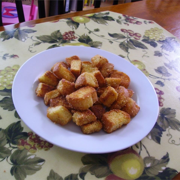 BEST Garlic Parmesan Croutons