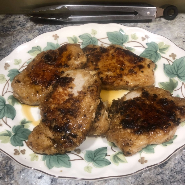 Onion Pan-Fried Pork Chops