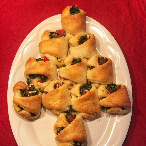 Sausage and Feta Crescent Roll Christmas Tree