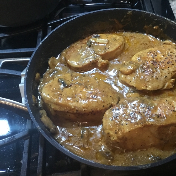 Pork Chops in Garlic Mushroom Sauce