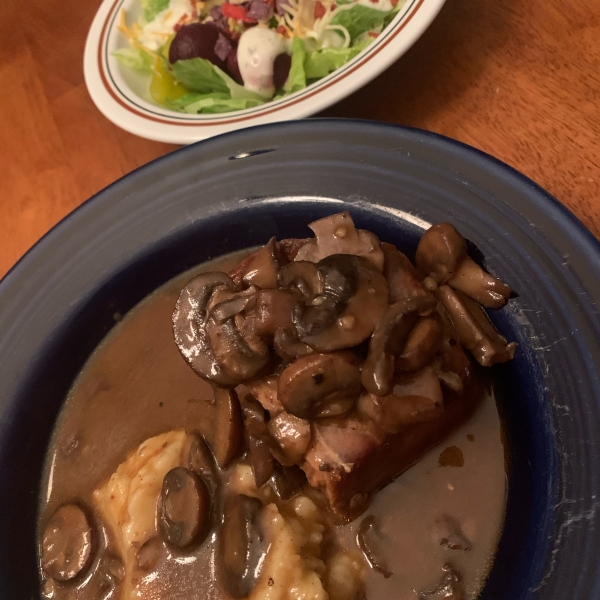 Pork Chops in Garlic Mushroom Sauce