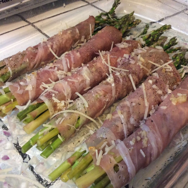 Cold Asparagus with Prosciutto and Lemon