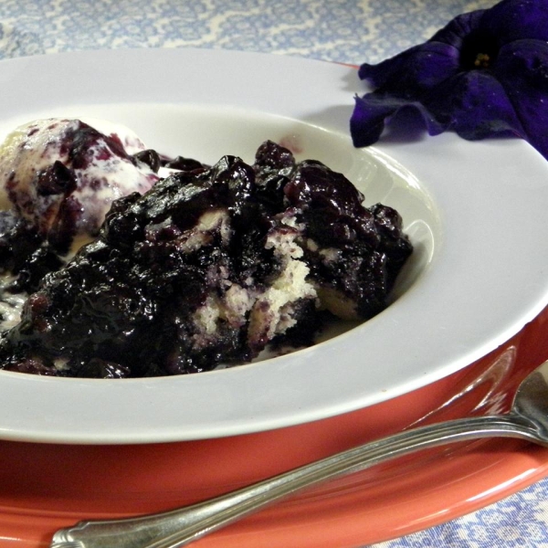 Easy Fresh Blueberry Cobbler