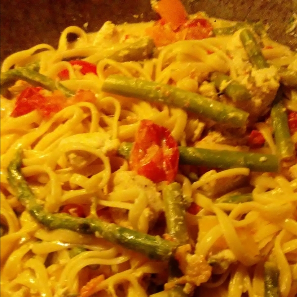 Chicken Asparagus Pasta with Cream Sauce