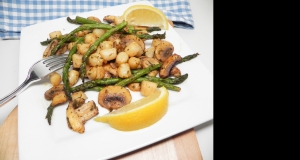 Air Fryer Bay Scallops, Asparagus, and Mushrooms