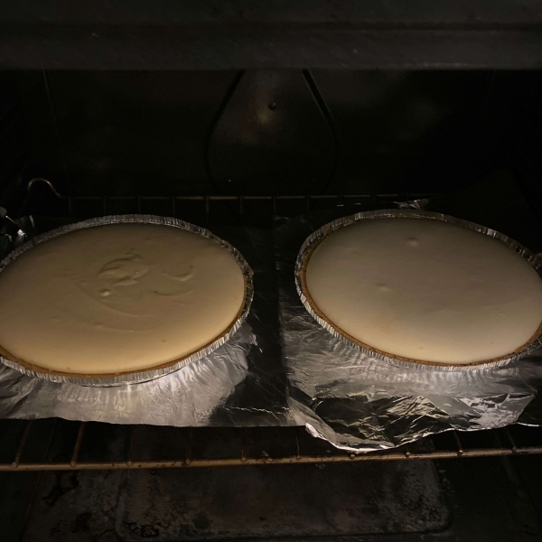 Easy Sour Cream Cheesecake