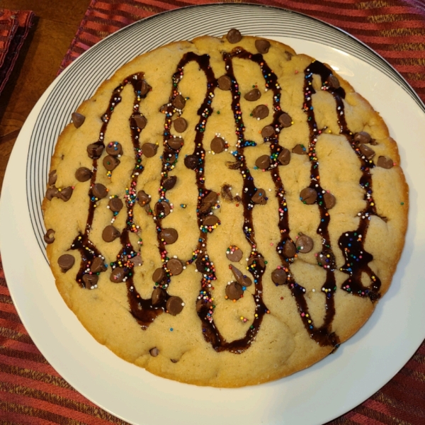 Giant Chocolate Chip Cookie