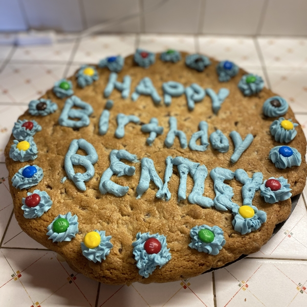 Giant Chocolate Chip Cookie